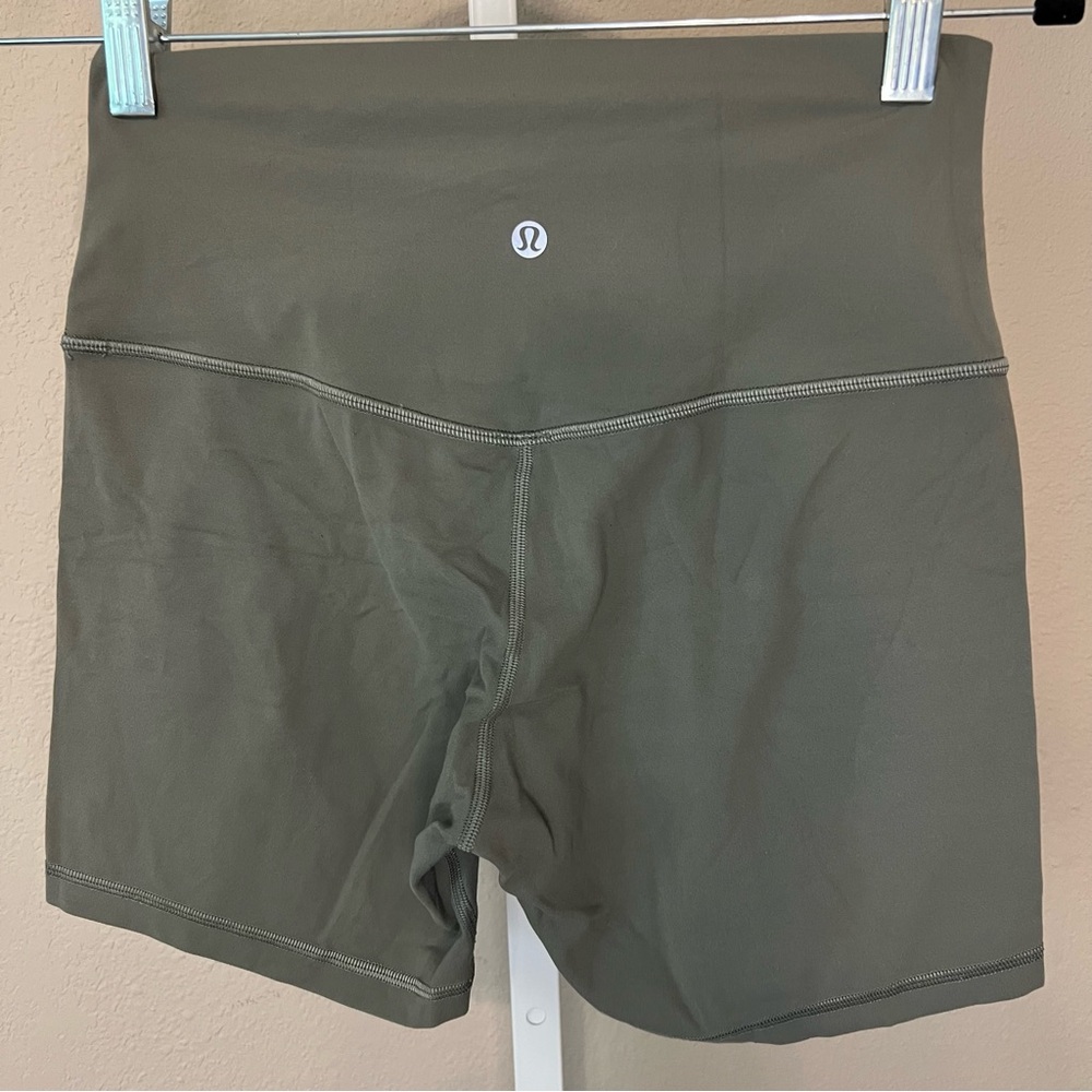 lululemon athletica Olive Bike Shorts - Picture 3 of 3